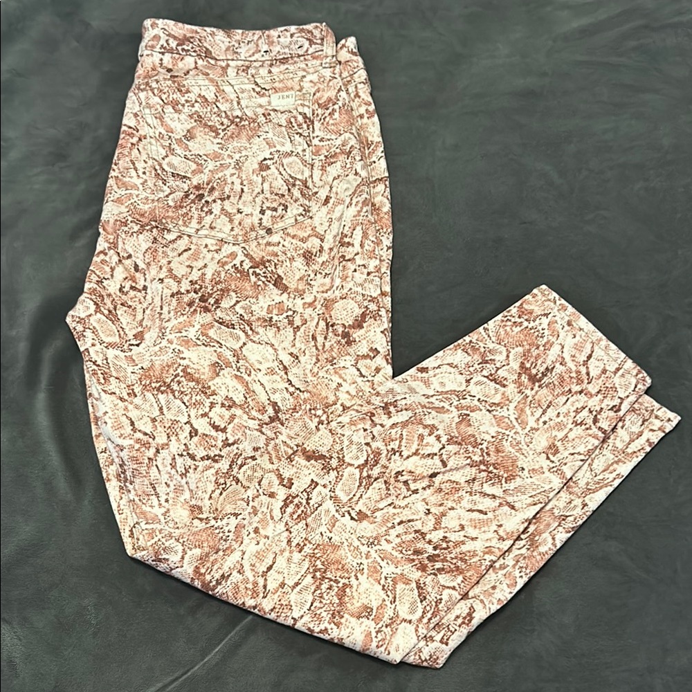 7 for All Mankind - Snakeskin Patterned Pants in Pink/Brown and Cream